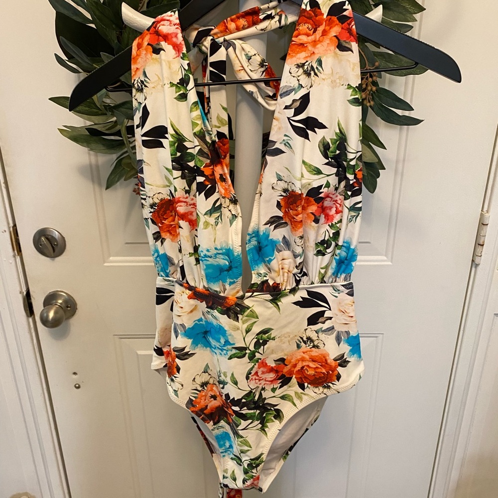 CUPSHE Sexy Deep Plunge Floral One Piece Swimsuit Wrap Tie Back L